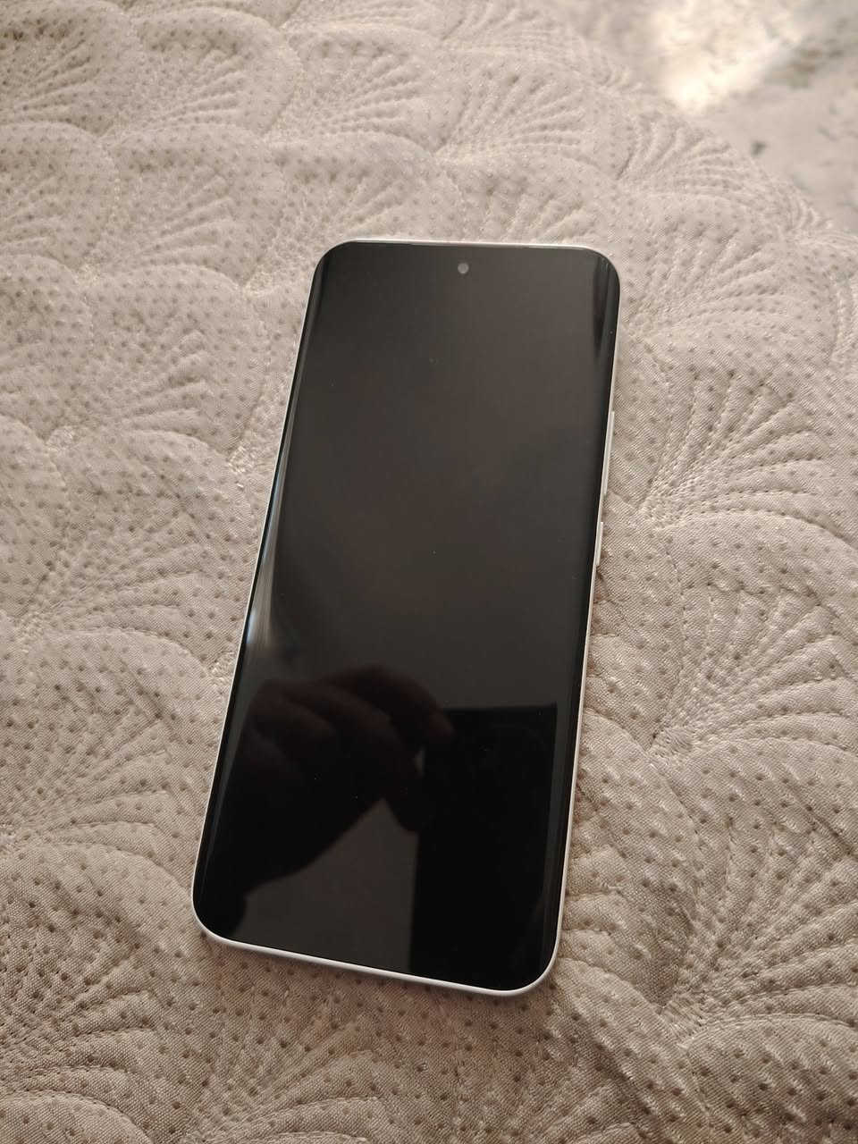 السلام عليكم، جهاز تكنو بوفا سلم، ذاكرة 256، يتميز بشكلة الرفيع. 
نظام اندرويد، نظيف جديد. الشاحنة مالتة ما مستخدمة و كارتونتة وياه و حافظة.
السعر 280 قفل.
المكان بغداد الدورة،
توصيل موجود.


**إذا كنت صاحب هذا الإعلان وتريد حذفه لأي سبب، رجاءا أرسل رسالة إلى الدعم الفني**