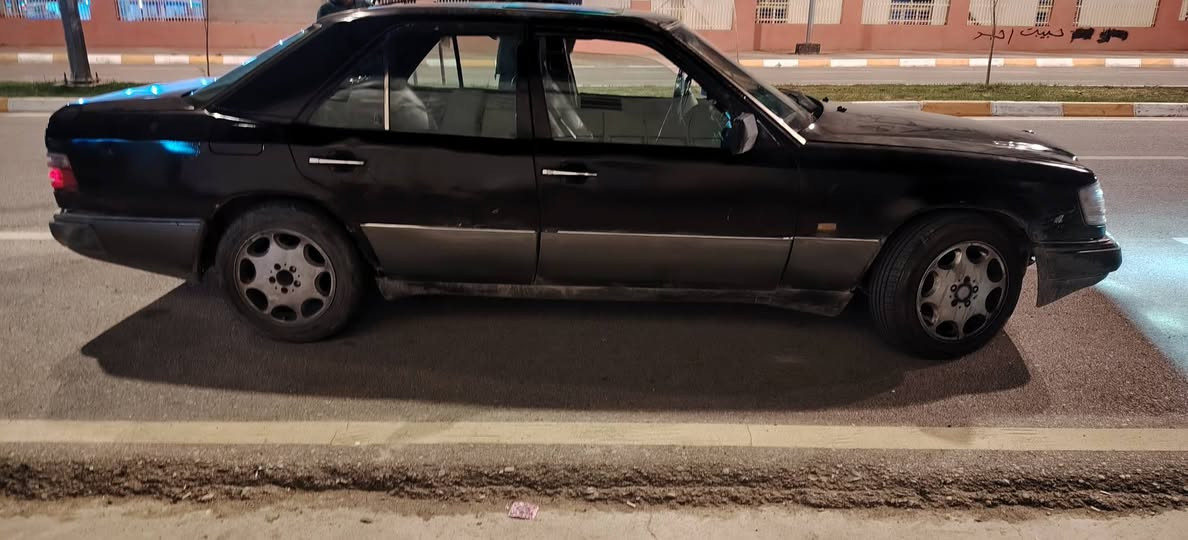 السلام عليكم مرسيدس موديل ١٩٩١ بيبي كير ومحرك حاويه رقم ديالى شرط التحويل سنويه لغايه ٢٠٢٨ السعر ٤٤ وبيهه مجال العنوان ديالى جلولاء رقم الموبايل *********** ملاحضه مكلف بالنشر اتصل على الرقم خناقين, ديالى
