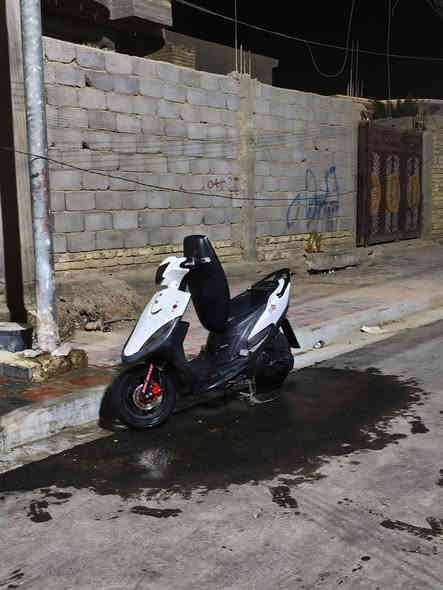 السلام عليكم ماكس عدله كفاله عامه الدراجه كلها جديده الدراجه بيها تزويد صلنصه رياضي بلاد وكلجات رياضي الخلفي بلاد والامامي شديته اصلي فول شلعه ومعدل سعر الدراجه 900 وبيها مجال الدراجه مو سعرها بس متوازي على بيعتها محتاج مكان الدراجه طويريج. للاتصال ***********
