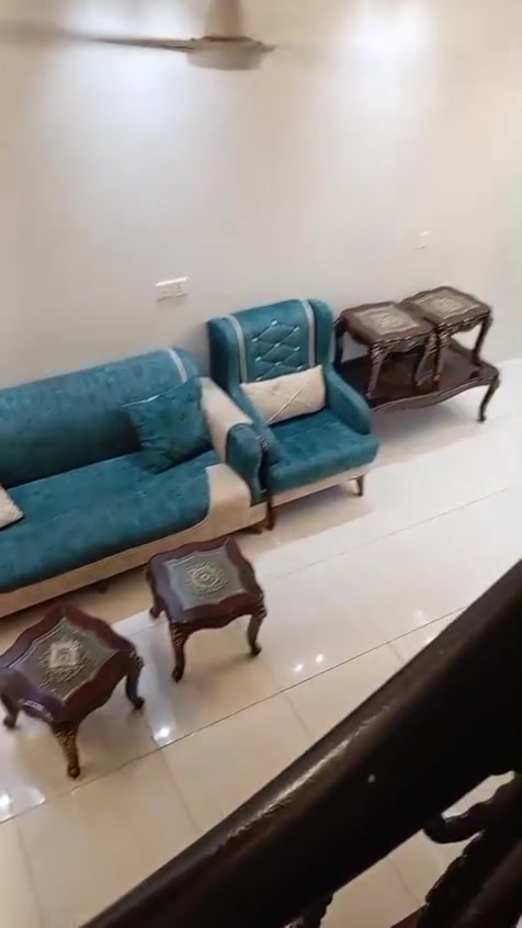 سلام عليكم
دار للبيع
حي الفرات مدخل جامعه المشرق على نفس الخدمي  مقابيل سياج المطار بناء نظيف مساحه ١٢٥ متر واجهه ٦ اله ربع مدخلين للبيت يحتوي على ٣ غرف نوم سويت استقبال وهول ومطبخ وصحيات عدد ٢ ارضى وطابق ثاني
مناور عدد ٢ واجهه مرمر الدار غير مسكون حاليا استلام مباشر من المالك تفاصيل أكثر صور البيت اتصل *********** متوفر واتساب السعر مناسب انشالله 
بدون زحمه ماريد دلال ويعرضه يمة بيع مباشر بدون وساطه مع احترامي للجميع
