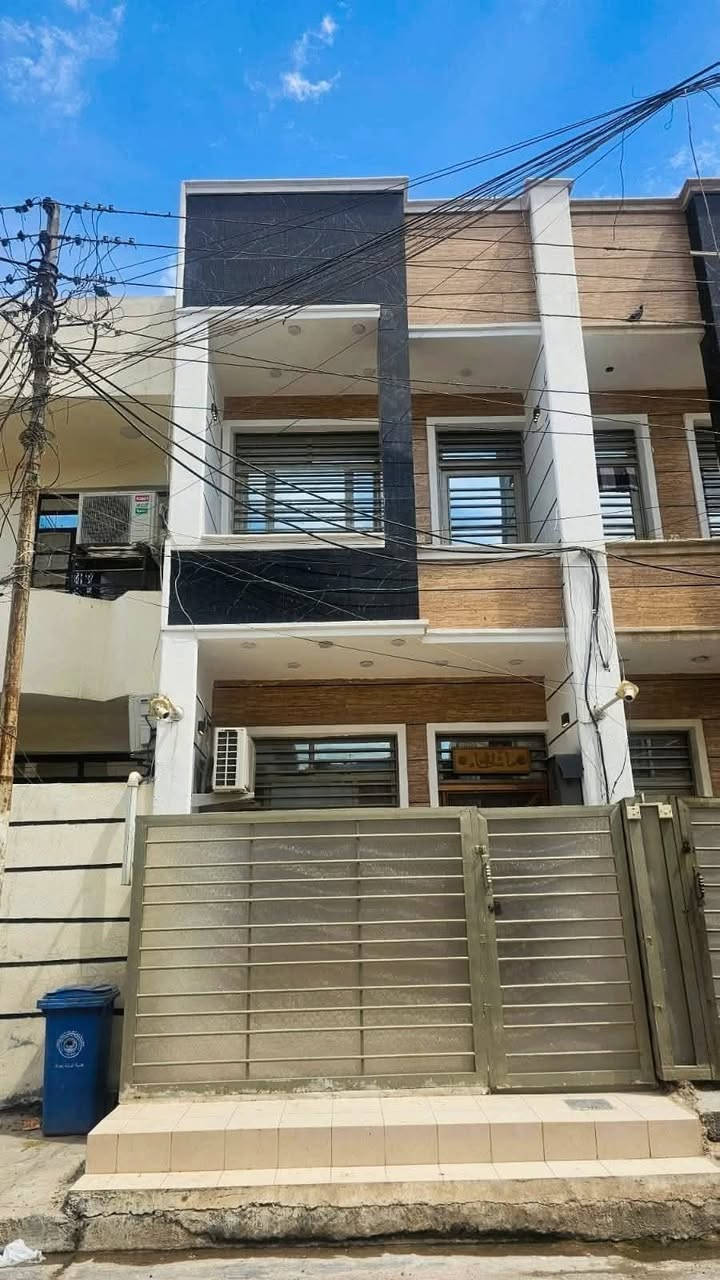 مشتمل للبيع 🏛️ سعره فول مناسب
مساحه ٧٥م اخو الجديد مع الاثاث
فول مودرن موقع مميز
حي الجهاد منطقة ديوان المخابرات
يحتوي على ٣ نوم 
ومطبخ واستقبال وخدمات عدد ٢ منور  
للأستفسار *********** ☎️واتس
