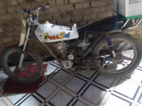 سلام عليكم شباب هاي دراجه البيع كلك وشراي بخدمته هاذه رقمي ‏‪***********‬‏ خاص ماجاوب 
العنوان  الديوانيه قضاء عفك سعره( 180) وبيه مجال قليل
