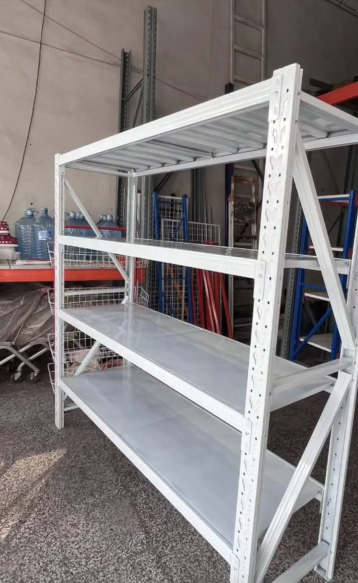 السلام عليكم 
رفوف مستعملة للبيع
العدد 7
الطول 2 متر
العرض 2 متر
تحتوي على اربع طوابق
العنوان بغداد 
للتواصل ***********
