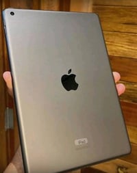 هذا ايباد من شركة أبل بحالة جيدة جداً. التصميم أنيق وعصري، ويوفر أداء ...