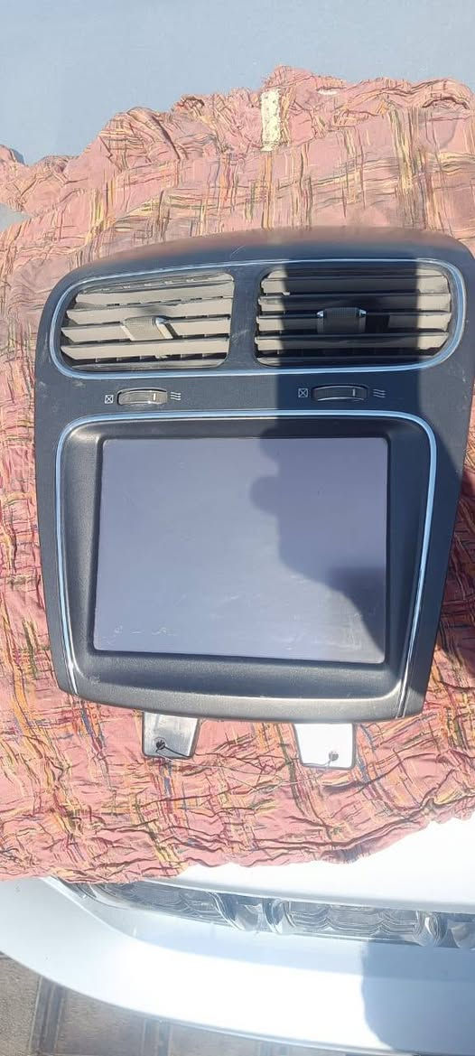 شاشة جورني موديل 2019 حجم الجبير ترهم من موديل 2011 إلى موديل 2020 السعر 130 الف رقم الموبايل *********** بي واتساب
