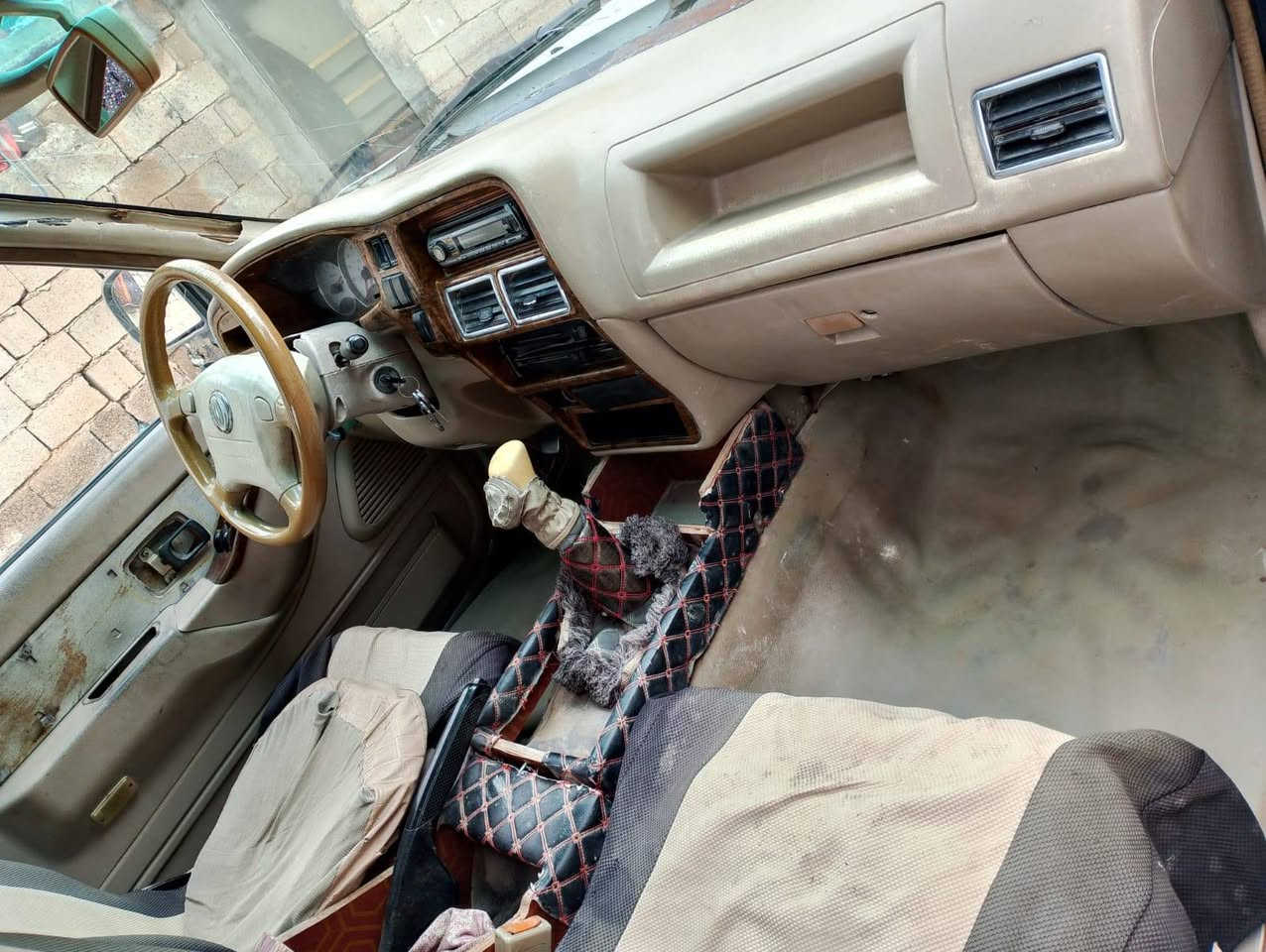 سلام عليكم كنو للبيع موديل 2006بسمي المكان ديالى ***********
