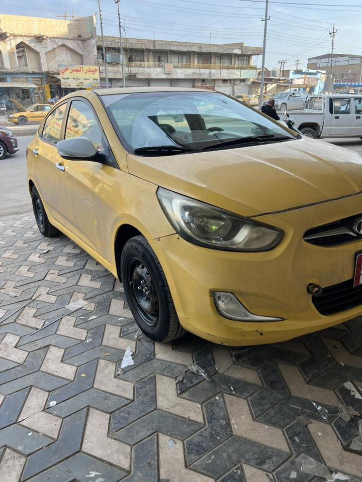 اكسنت 13  خليجيه كفاله بس تعديلات بل دوس فقط كير مكينه كفاله سياره جاهزه حجم المكينه 1600 سنويه صارله اربع اشهر من صقطت امداور ثاني يوم سعره  85 وبيه مجال قليل *********** مامتواجد عل خاص
