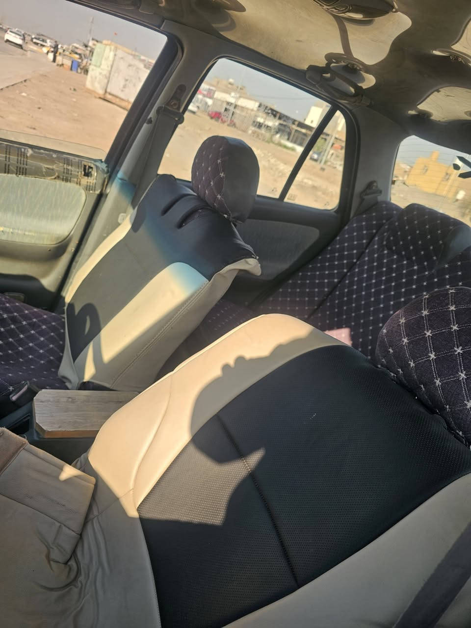 كيا سيفيا للبيع موديل ٩٥ السعر ٣٥ وبيها مجال *********** بيه واتساب او اتصال للستفسار
