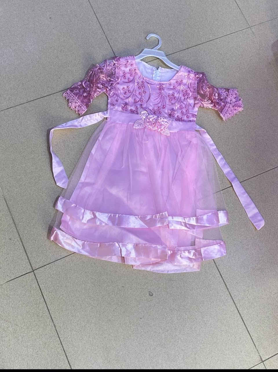 من ازياء پولو
فستان عرايس
يلبس من 5 سنوات......... لحد 12 سنه
العنوان طوز خورماتو سوق الكبير


**إذا كنت صاحب هذا الإعلان وتريد حذفه لأي سبب، رجاءا أرسل رسالة إلى الدعم الفني**