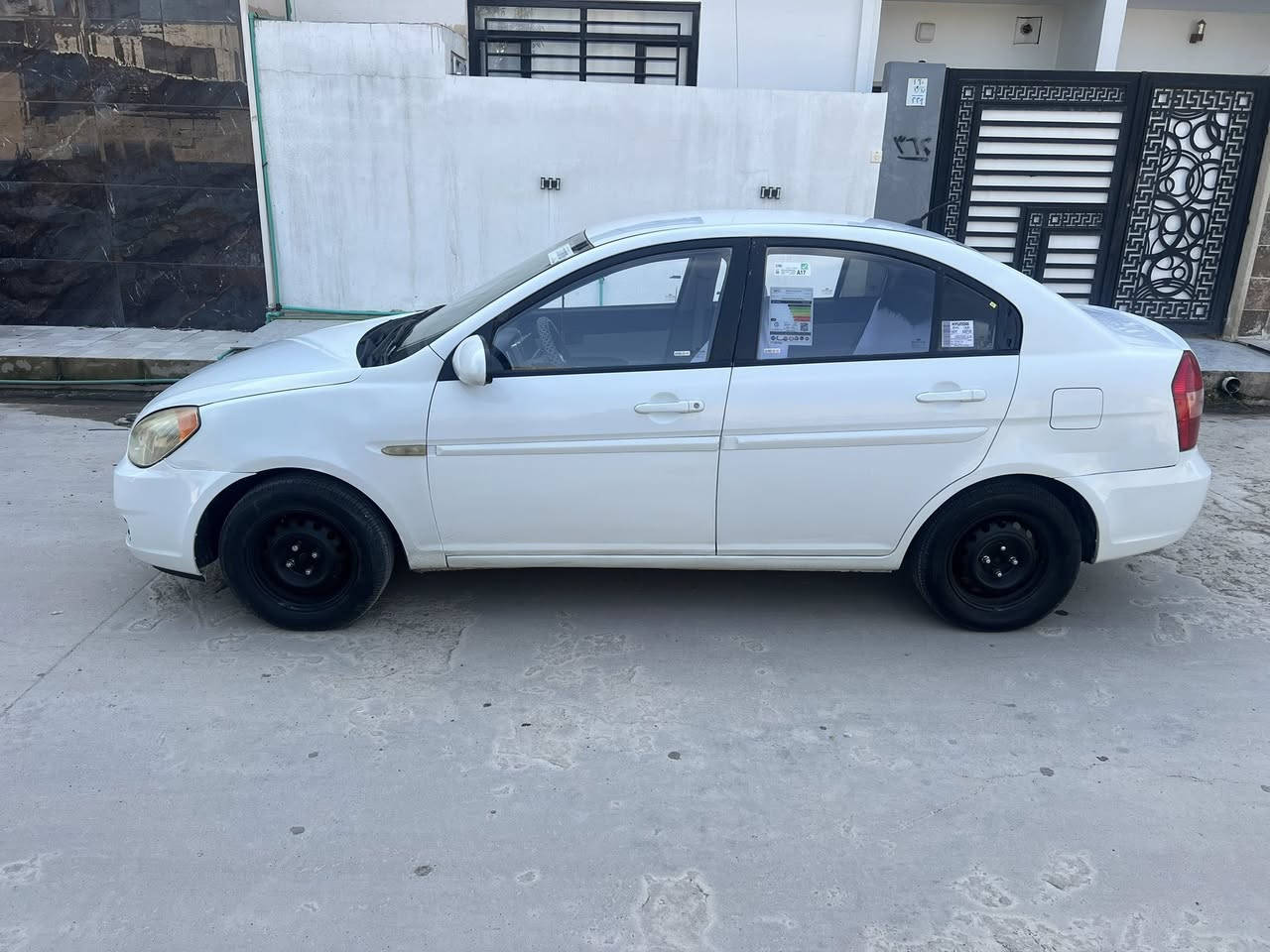 اكسنت للبيع
موديل 2010

السعر 85وبيها مجال 

بيها ٣قطع صبغ  مكينه وكير شرط 

بدون دواخل شرط 

مكينه 16

سياره جاهزه 

***********

***********
