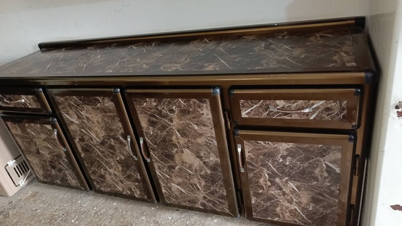 كونتر للبيع الموصل جانب الأيمن سعر ٢٠٠ وبي مجال رقم ***********
