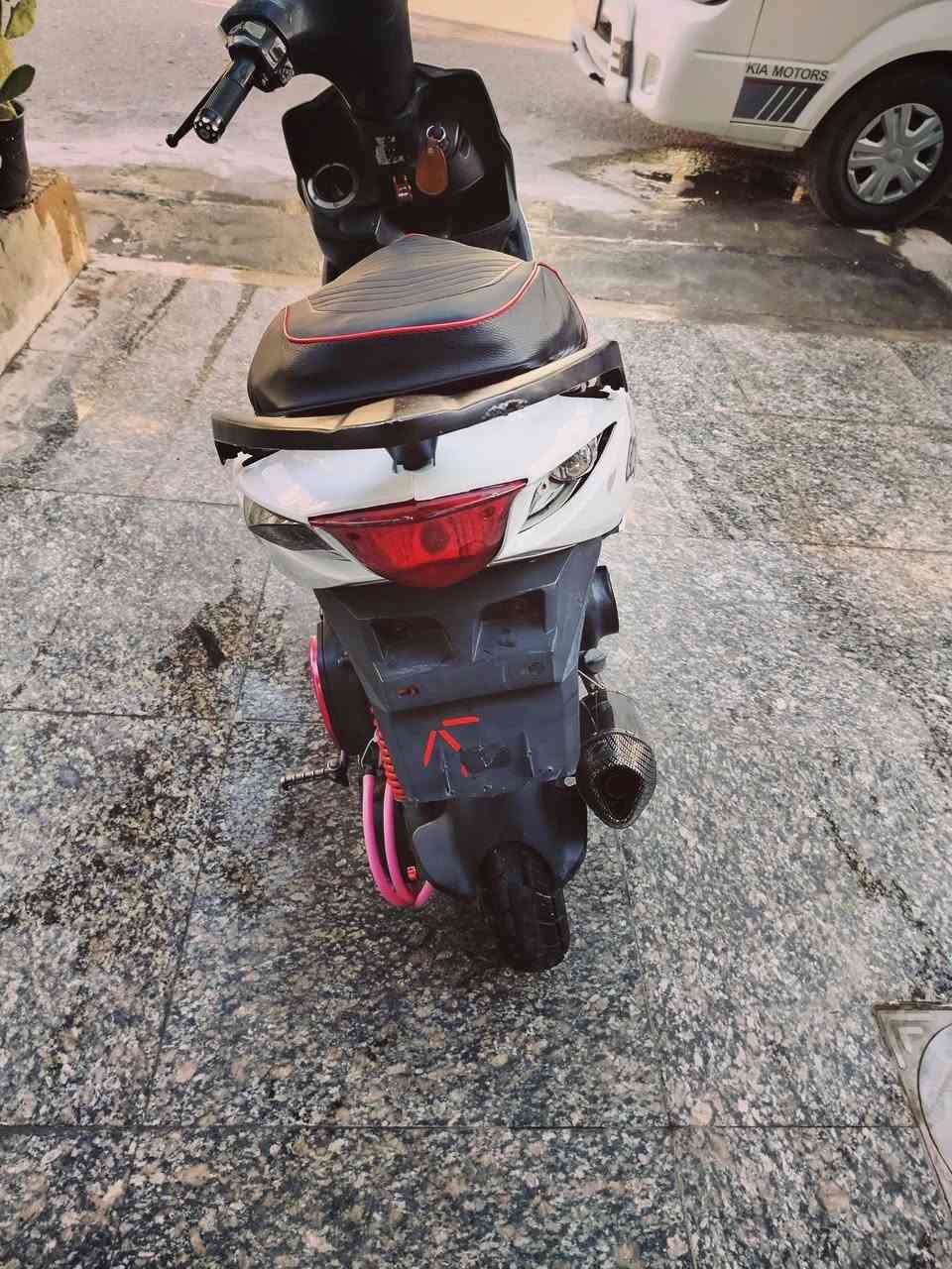 ماكس مضلع للبيع نكره سلف كهربائيات كلها شغاله مكينه ناعمة وحلوه عليها تزويددات خارجيه بسيطه دراجه مذب عليها ربع دينار كامله مجمله سعر450وبيها مجال بسيط مكاني بغداد جكوك


**إذا كنت صاحب هذا الإعلان وتريد حذفه لأي سبب، رجاءا أرسل رسالة إلى الدعم الفني**