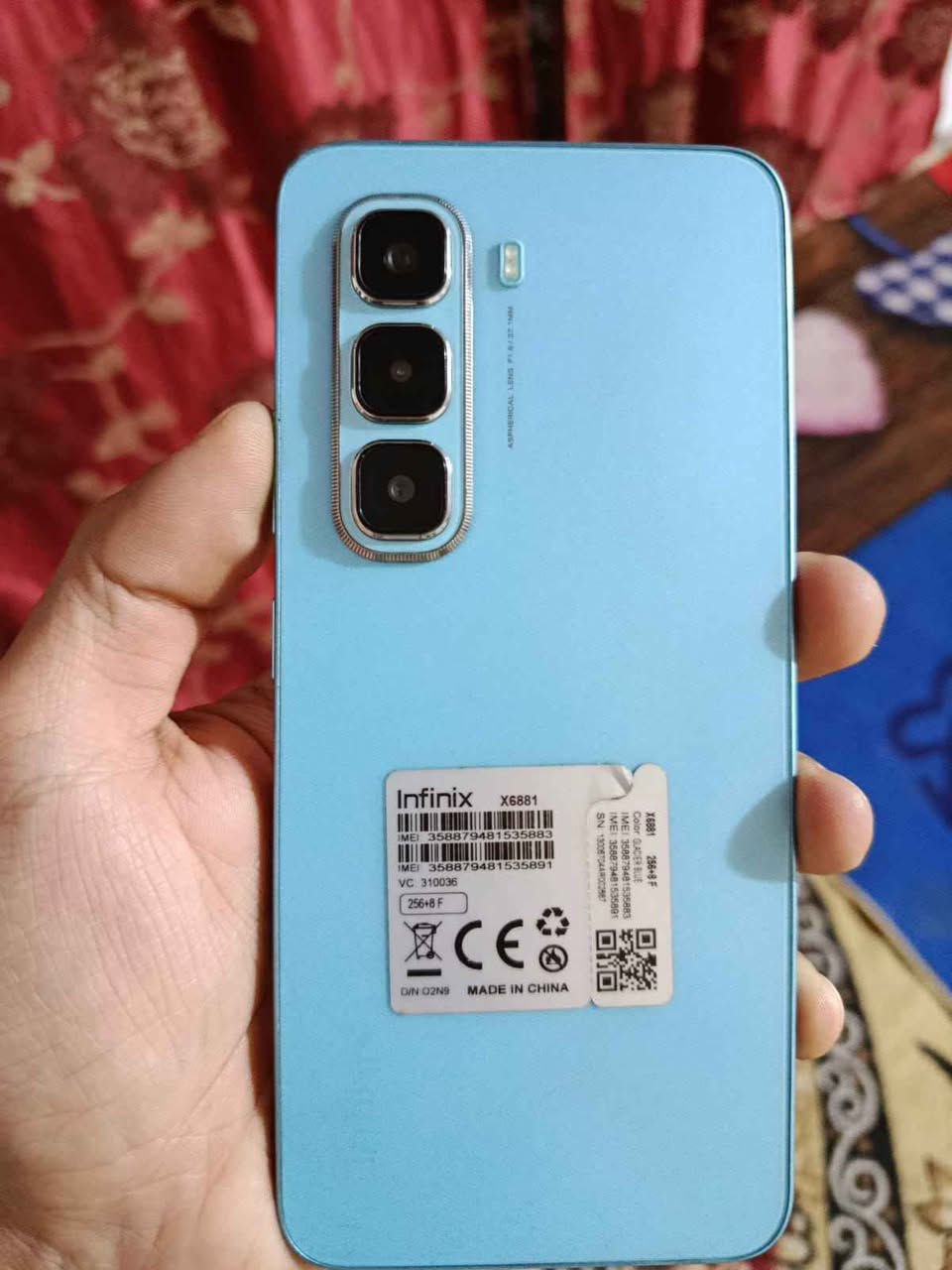 السلام عليكم 
عندي انفنكس هوت 50 برو
ذ 256 ع 12
طاح مني وانكسر موضح بصورة التلفون بس يومين صارله عندي كامل ملحقاته . واريد ابيعه 125 الف 
قفل السعر مكاني البصرة القبله حي جامعة *********** البصرة, العراق
