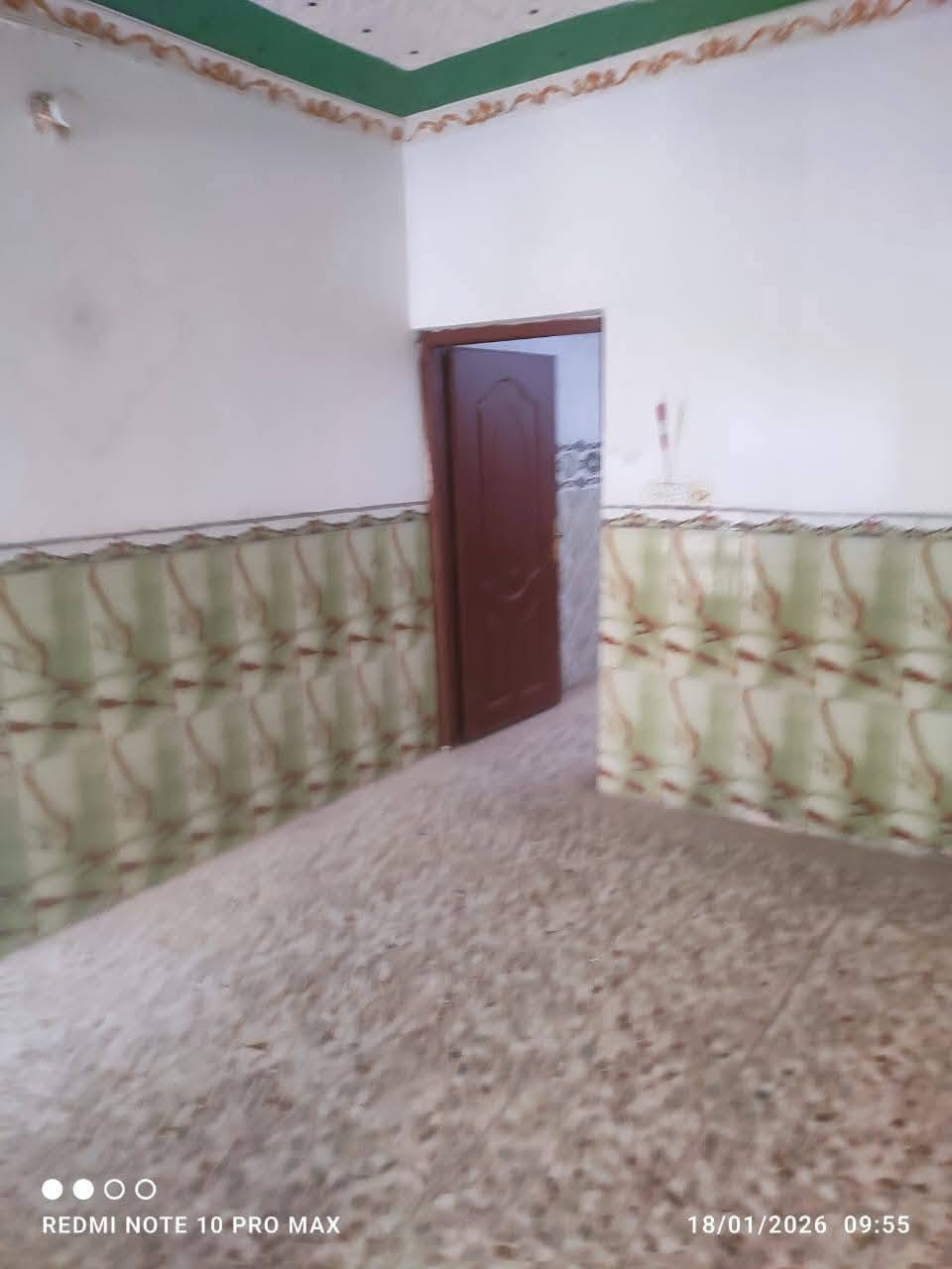 ///للبيع/// بيت مساحة 100م/ طابو صرف
_  الموقع/ حله/ حي المهندسين قرب مدرسة العميد 
السعر ٩٦ مليون وبي مجال بسيط
للأستفسار الاتصال على الرقم
‏‪***********‬‏
