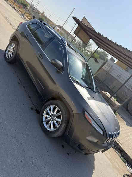 السلام عليكم جيب بزون موديل 15 بسمنا سياره كير محرك حداديه  كله نضيف تبريد محرك 6 سلندر 3600 فووول لاخير سياره  حادث فقط جاملغ بدون دوخل وحاليا جاملغ جارد سعره 105 وماكو بهيج اسعار ابد رقم الهاتف***********
