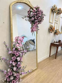 مرحباً اغراض للبيع  المرايا اخذتها ب١٧٥ ابيعها ب١٠٠  الثريا الكبيرة هي...