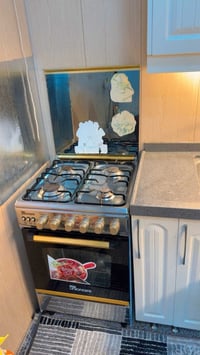 طباخ. اخو الجديد مستعمل بس شهرين ب150وبي مجال07722321632