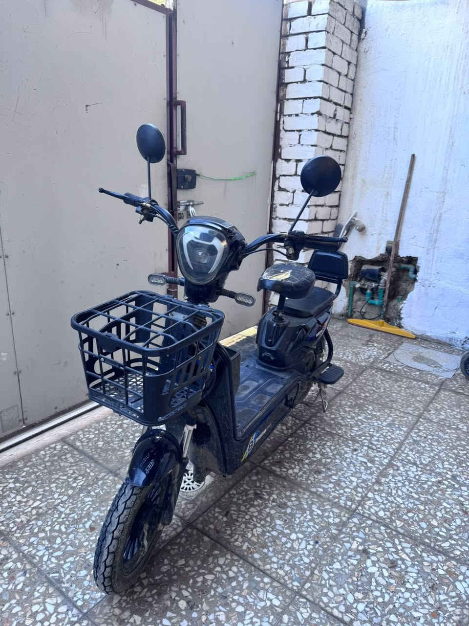 السلام عليكم للبيع هاي الدراجة كلشي مابيه تشتغل فجأة تهبط ماعرف شنو عقل او كارت او بطاريه الصراحة ماكو مصلح يمنه الياخذه يشوف شنو بيه


**إذا كنت صاحب هذا الإعلان وتريد حذفه لأي سبب، رجاءا أرسل رسالة إلى الدعم الفني**