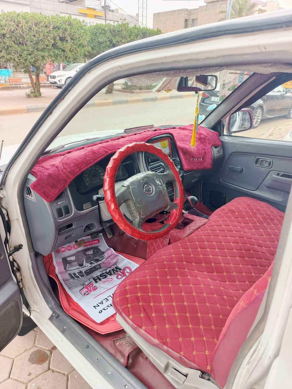 السلام عليكم سياره نيسان مصبوغه عام كل نقص مابيه بسمنه سعر80بيه مجال قليل***********

