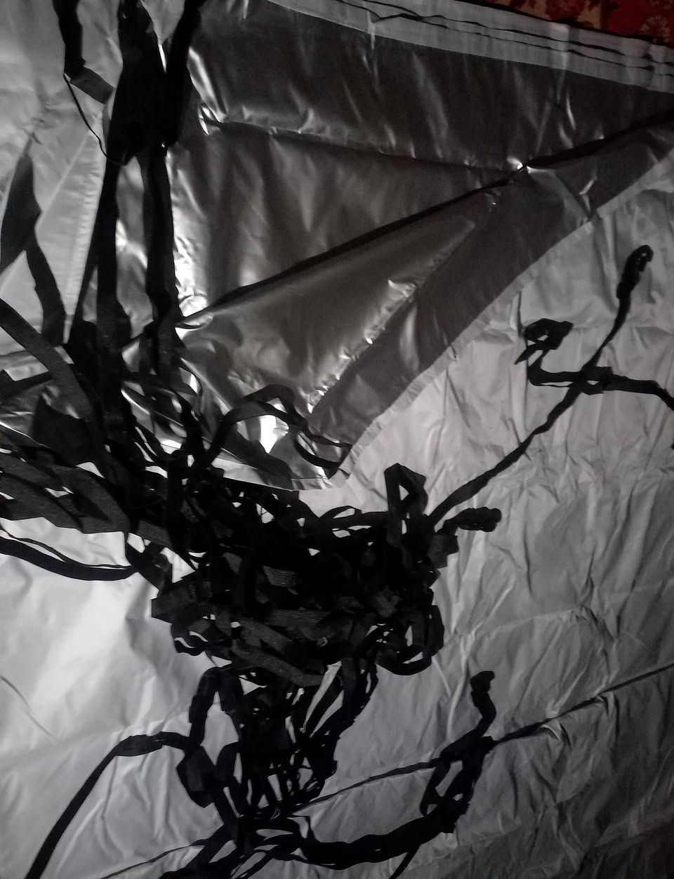 جادر حراري عازل مقاوم للشمس والمطر ( طول 11.5 متر×عرض 3 متر ) مع حبال مطاطية وخطافات مناسب للخيم اولتغطية سيارات الحمل وغير ذلك السعر 25 الف
متوفر قطعتين


**إذا كنت صاحب هذا الإعلان وتريد حذفه لأي سبب، رجاءا أرسل رسالة إلى الدعم الفني**