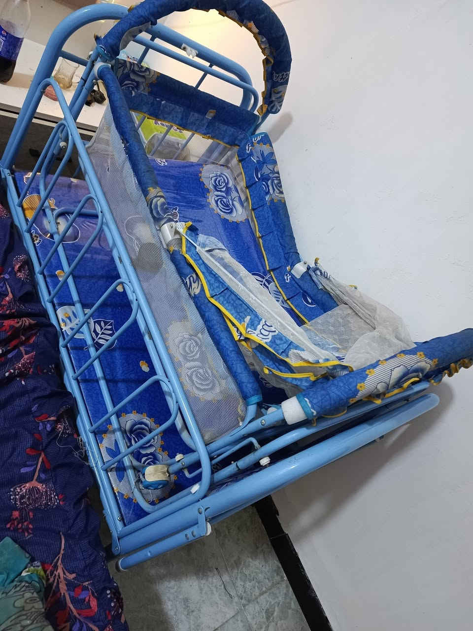 كاروك قطعتين هزاز وسرير جديد ونظيف جدا مابي اي خلل السعر 90 بيهن مجال ‏‪***********‬‏
