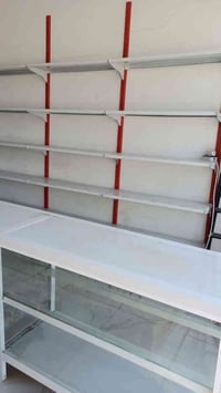 رفوف جديد استعمال قليل فقط شهرين يصلح للعرض مكتبة او محل.. 80 رف قياس ...