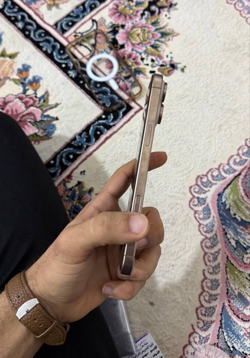 � للبيع – iPhone 16 Pro Max

 • 📲 النوع: ايفون 16 برو ماكس
 • 🔁 دبل سيم كارت (شريحتين)
 • 🌍 نسخة الشرق الأوسط
 • 🎨 اللون: تيتانيوم صحراوي (مميز وفخم)
 • 🔋 صحة البطارية: 100%
 • 🔄 عدد دورات الشحن: 120 فقط
 • ✨ النظافة: 100% (وكالة، بدون خدوش)

📦 الجهاز نظيف جداً ومستخدم استخدام خفيف
 
***********
