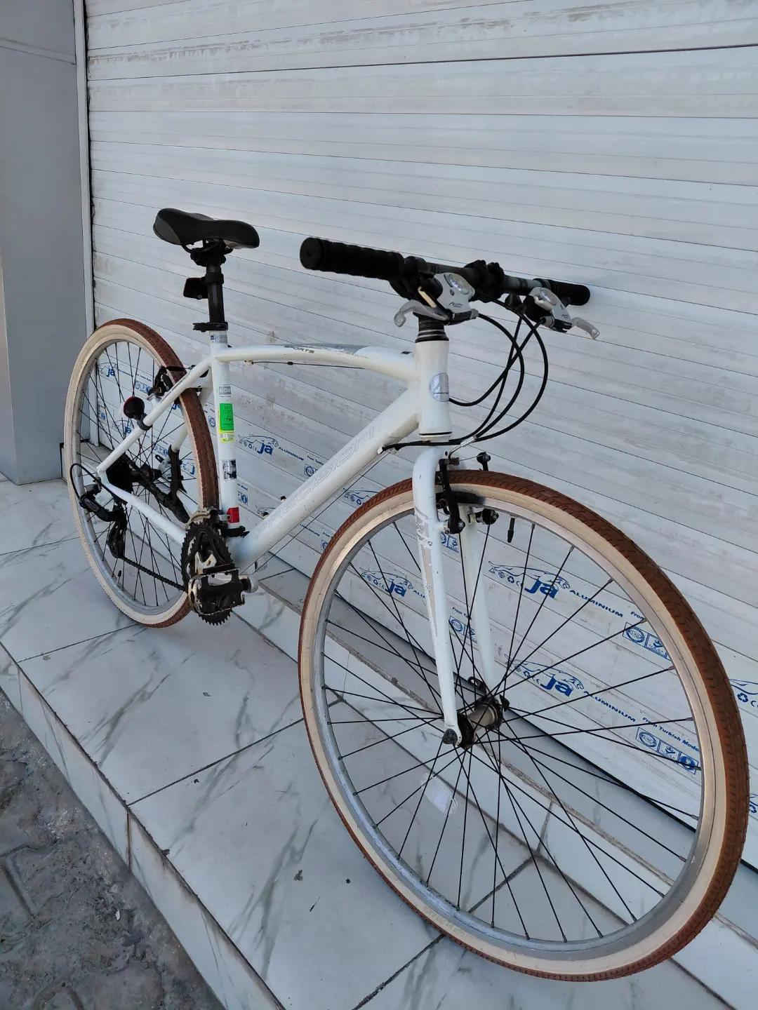 PRECISION C700 ارتفاع الفريم 46 فول المنيوم ماشة حديد 3 × 8 سرعات من SHIMANO ويالة طبقتين كمبليون تايرات 700 / 37 جاهز ومرتب السعر 165 الف شامل التوصيل    ✈يوجد توصيل لجميع المحافضات ✈ كركوك مدخل سايدين حي الاسرى والمفقودين  معرض ابو شيفان ( *********** )
