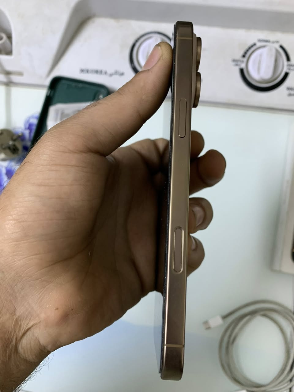 السلام عليكم أيفون 16 برو ماكس بطارية ٩٨ مشحون ١٦٥ ضمان لحد شهر الثامن مكفول من الشخط والزلغ نظافة 100% مشدود بيه بكج حماية للشاشة والظهر والكامرات
مكاني بغداد مدينة الصدر 
رقمي ***********
محضور من المراسله مال الماسنجر
