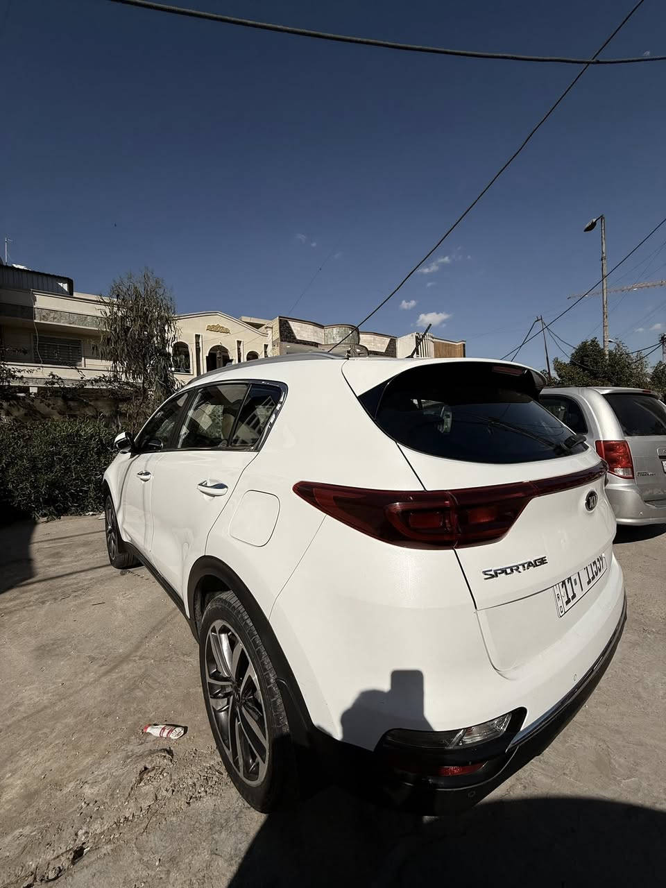 سياره سبورتج خليجي 2019 
لون ابيض 
ماشيه 108
سياره مكفوله كير ومحرك بيه فقط بارد بسيط موجود بل صوره 
حساس امامي خلفي 
مري شفط 
اشاره بل مرايه 
السياره رقم بغداد
*********** واتساب 
190$
