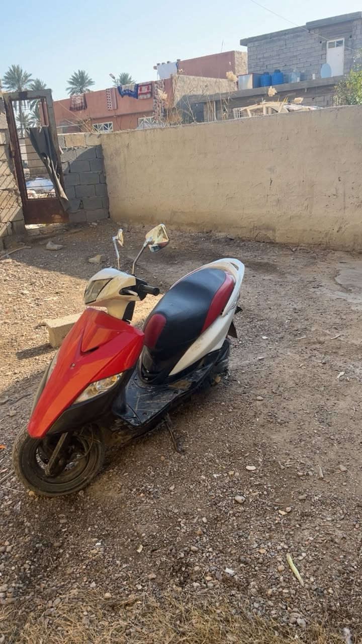 السلام عليكم دراجه ماكس ثعلب 140 كامله سلف هندر كهربائياتها كلها شغاله شلعه و معد ما بيها اي نقص عليها ادامه كهرباء كامله السعر 350 و بيها مجال و إذا ما عندك تأخذها و تروح الاستفسار ***********
