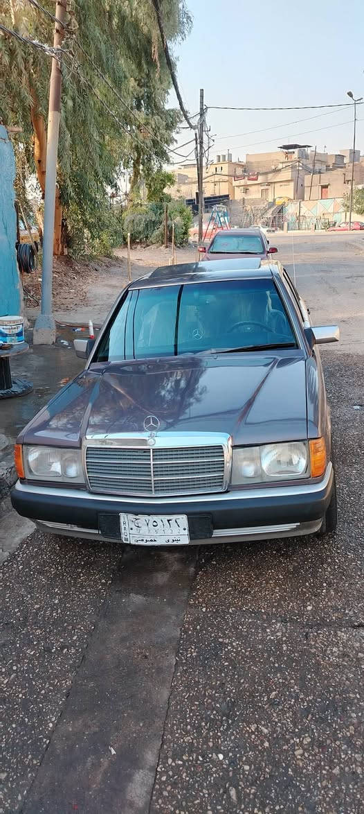 السلام عليكم سيارة مرسيدس 190 للبيع موديل 1993 محرك بطه وكير ومكينه شرط كير توماتيك   كاربون بانزين بيها رقم نينوى مشروع وطني شرط تحويل صبغ عام جماليه طخم امامي وخلفي جديد جامات كهرب وسلايت تيات جديد باتري جديد تتفئه شغاله منضوم تبريد بيها بس بوري مكسور قفل مركزي شغالل

عادت نشر في سبب وعود الكاذبه
السعر على الرقم غير متواجد ع الفيس
***********
