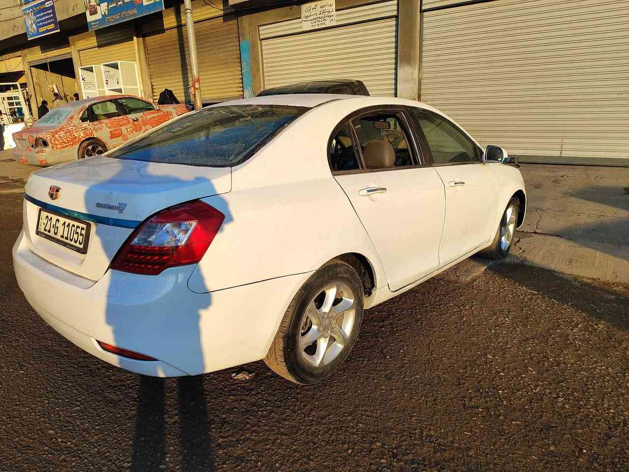 ئێم گراند بۆفرۆشتن2013 ڕەقەم سلێمانی سەنەوی تازەیە گێڕومەکینەی سەنیە نەکراوەتەوە چواپارچەو سەقفی بۆیاخە تەحویلو غرامەو گێڕومەکینەی بەشەرت سعری 40گڵاو معامەلە گۆڕینەوش ئەکەم لەتەکیەم تەبریتی سارد گەرم بەشەرت پارەی ئۆپڵێکە***********اسیا***********
