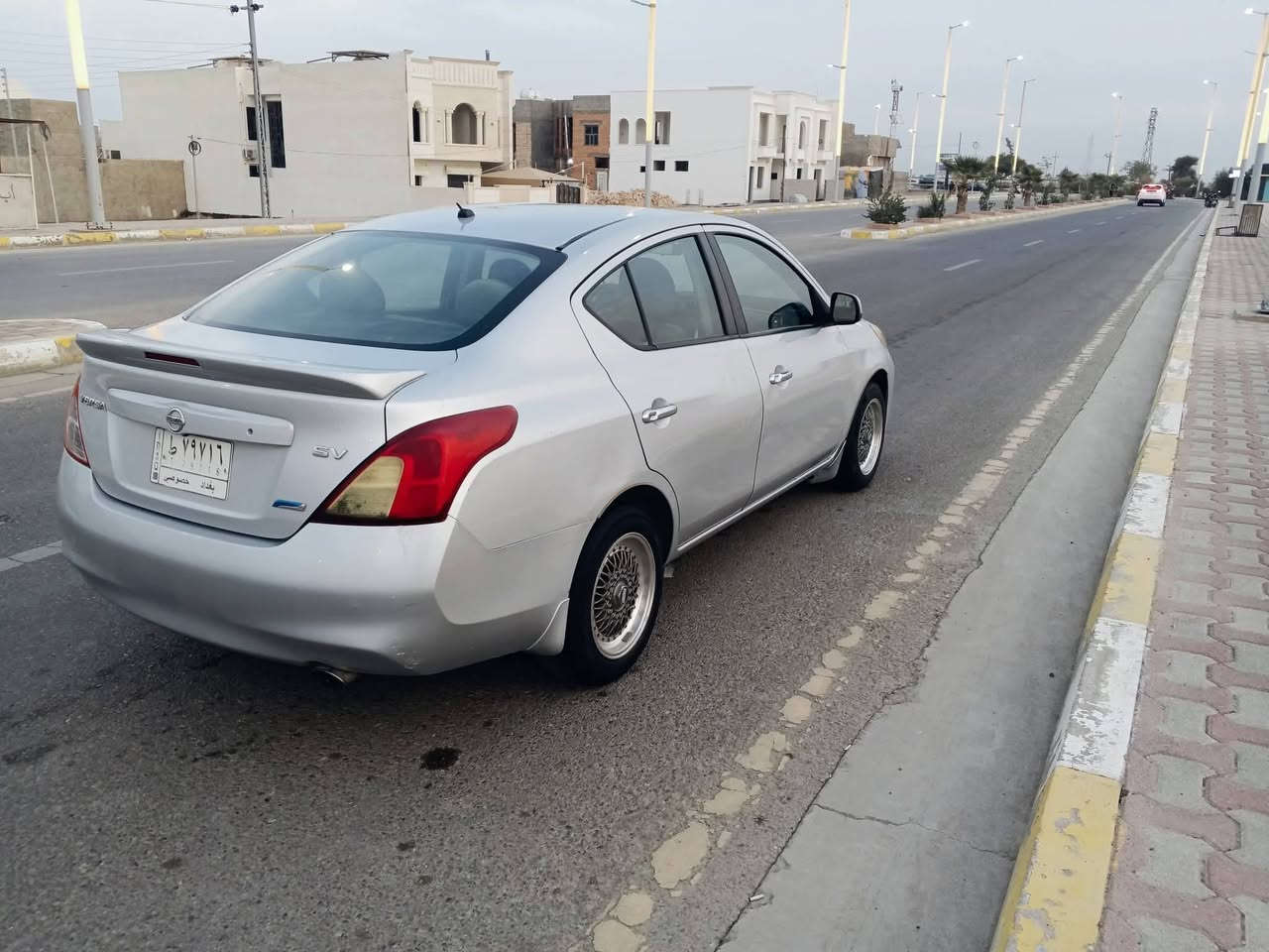 من رخصة الادمن..
نيسان فيرسا 2013 وارد أمريكي ( بيها صبغ يم قبغ البانزين فقط الباقي مكفول ).

رقم بغداد
محرك1600
شاشه تاب
كامره دواره
تحكمات استيرن جهتين
جام اوتو
تبريد ثلج
تخم تاير

للبيع السعر 75$ ورقه

*********** مكاني الرمادي.
