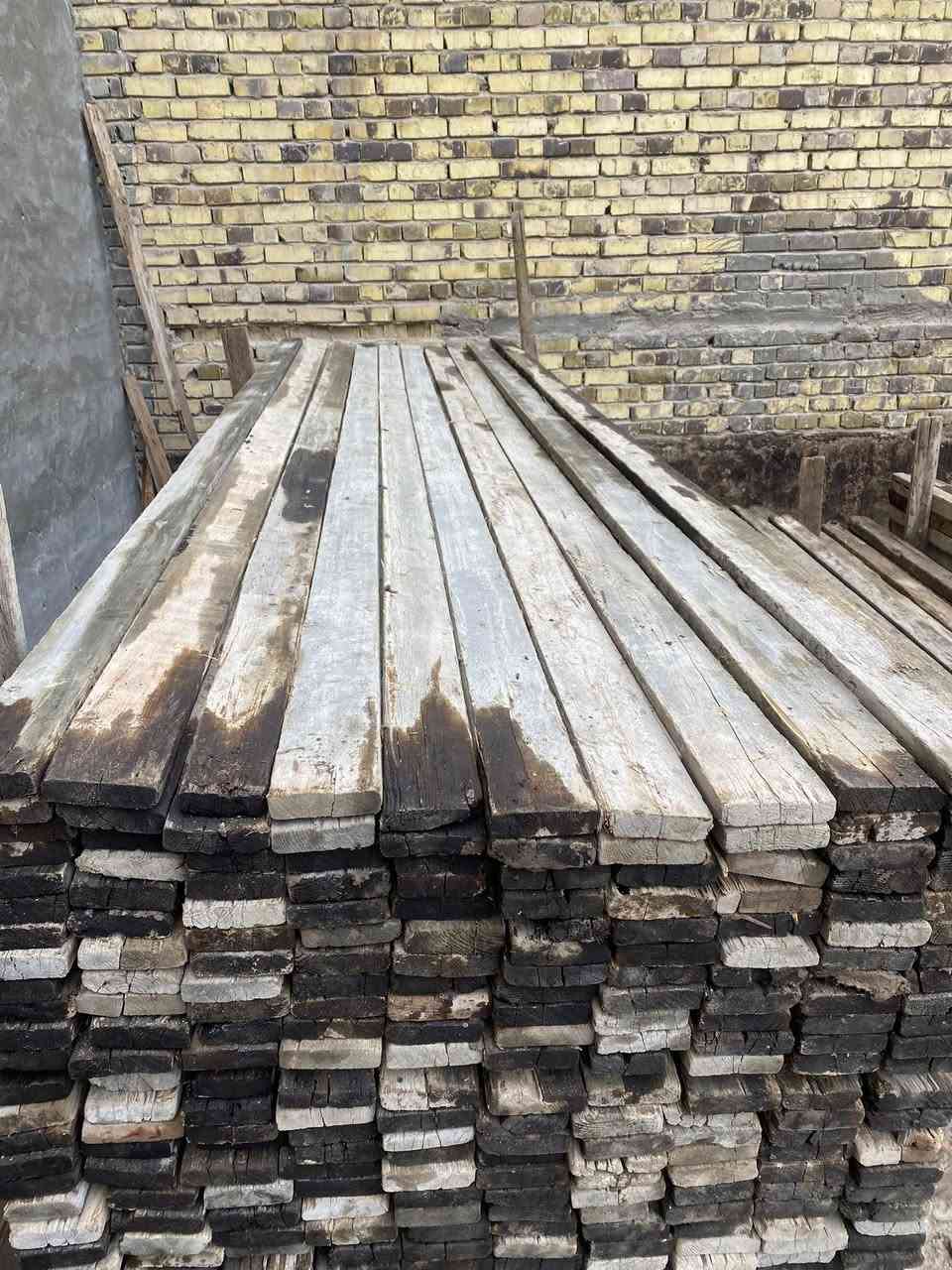 للبيع 
قالب خشب نظيف انج تارس 
العدد 13 مكعب 
العنوان حله 
***********
