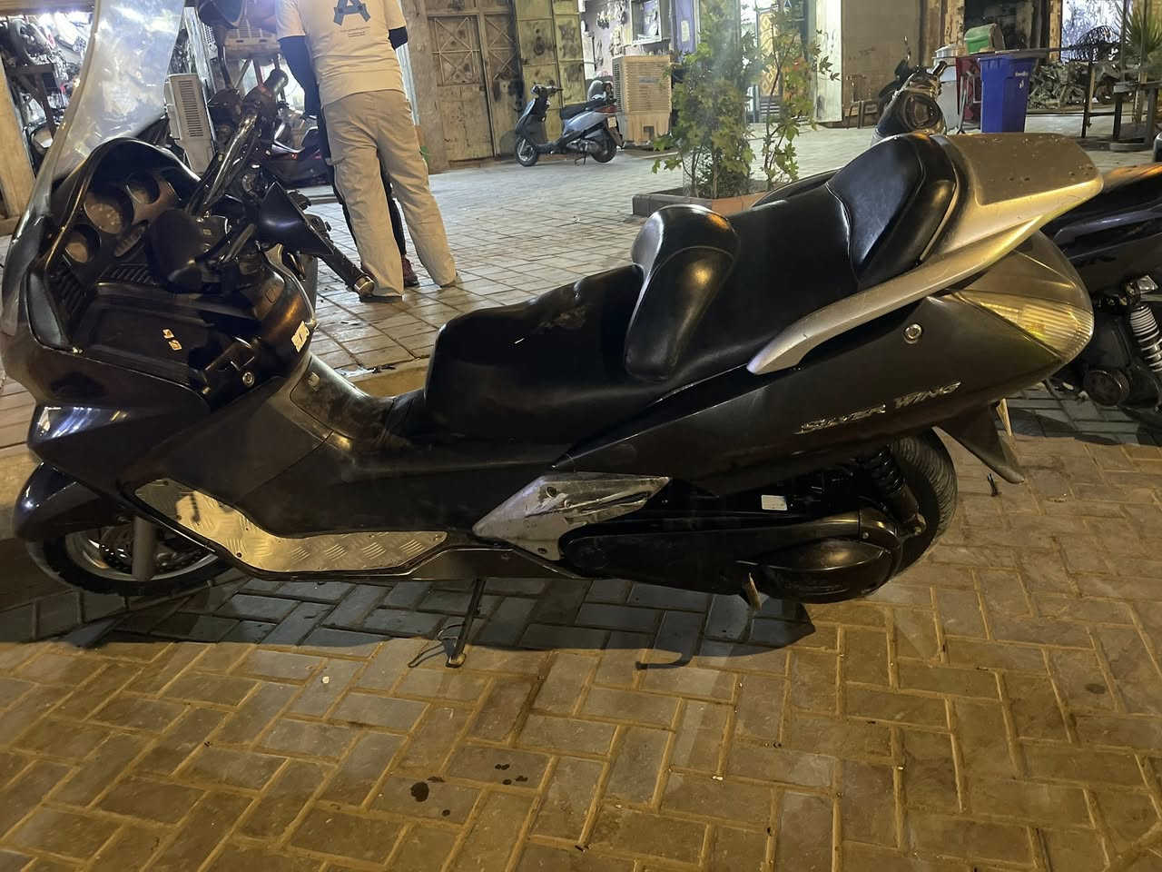 سلام عليكم سلفر ونج 600 دراجه خير من الله فول مواصفات اوفر دشبول نفخ مكينه سوده سكيورتي  شلعه معدل تشك لكاع دراجه محتاج وريد ابيهة مكاني بغداد حي السفير رقم الهاتف ***********  ملاحضه دراجه احله بل حقيقه بهواي وقطرت صبغ ما بيهة
