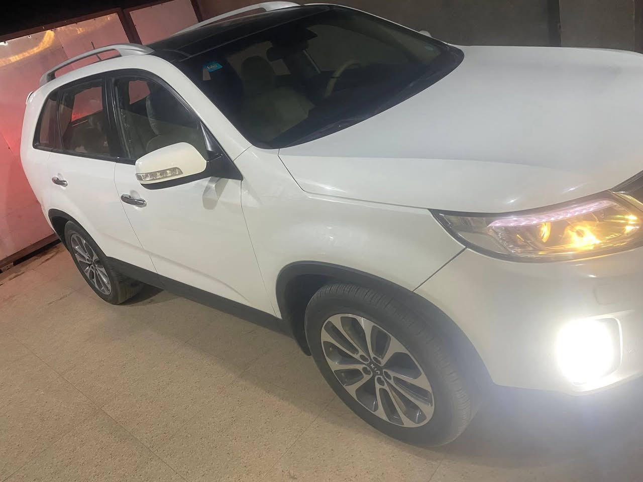 السلام عليكم
سورنتو 2014 خليجي  V 6 

ماشية 139  
رقم بغداد بأسمي فول السياره ١/١
مواصفات
بانوراما 
بصمة تشغيل 
بصمة ابواب

كراسي جلد كرسي السائق كهربائي
تبريد 3 قطع 
انارة داخليه ابلاد
اشاير ترحيب

منظومة زنون عالي ناصي 

وباقي المواصفات المعروفة (فول مواصفات) 

خشم البنيد فقط صبغ كد الشبر 

مكاني الناصرية سونار موجود 

السعر 185 $ وبيها مجال قليل جدا  حك الجيه 

***********
