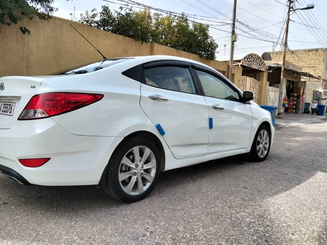 السلام عليكم هونداي اكسنت خليجي موديل 2014 محرك 1600 رقم كربلاء بسمي السياره فول مواصفات  بيه ضبغ بسيط بين البابين جهت الصدر بس والباقي مكفول السياره جاهزة محرك كير حداديه تبريد السعر 102 وبيه مجال للطيبين ملاحظة مكلف بل نشر اتصل ***********
