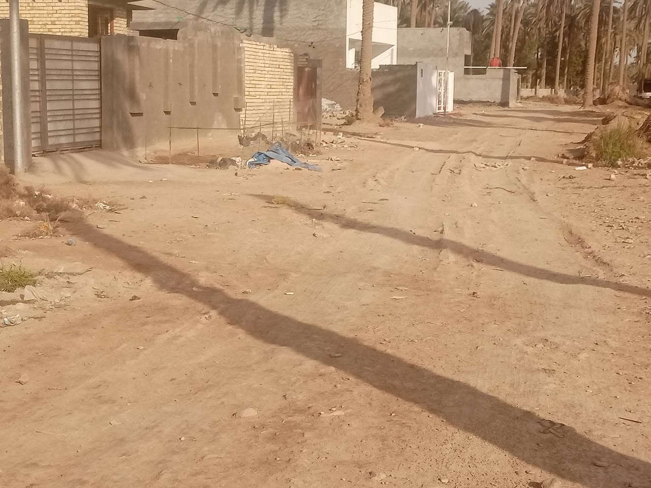 سلام عليكم قطعه ارض للبيع زراعي سند 25 قريبه عله شارع كلش مقابيلهه المخط منتزه***********
