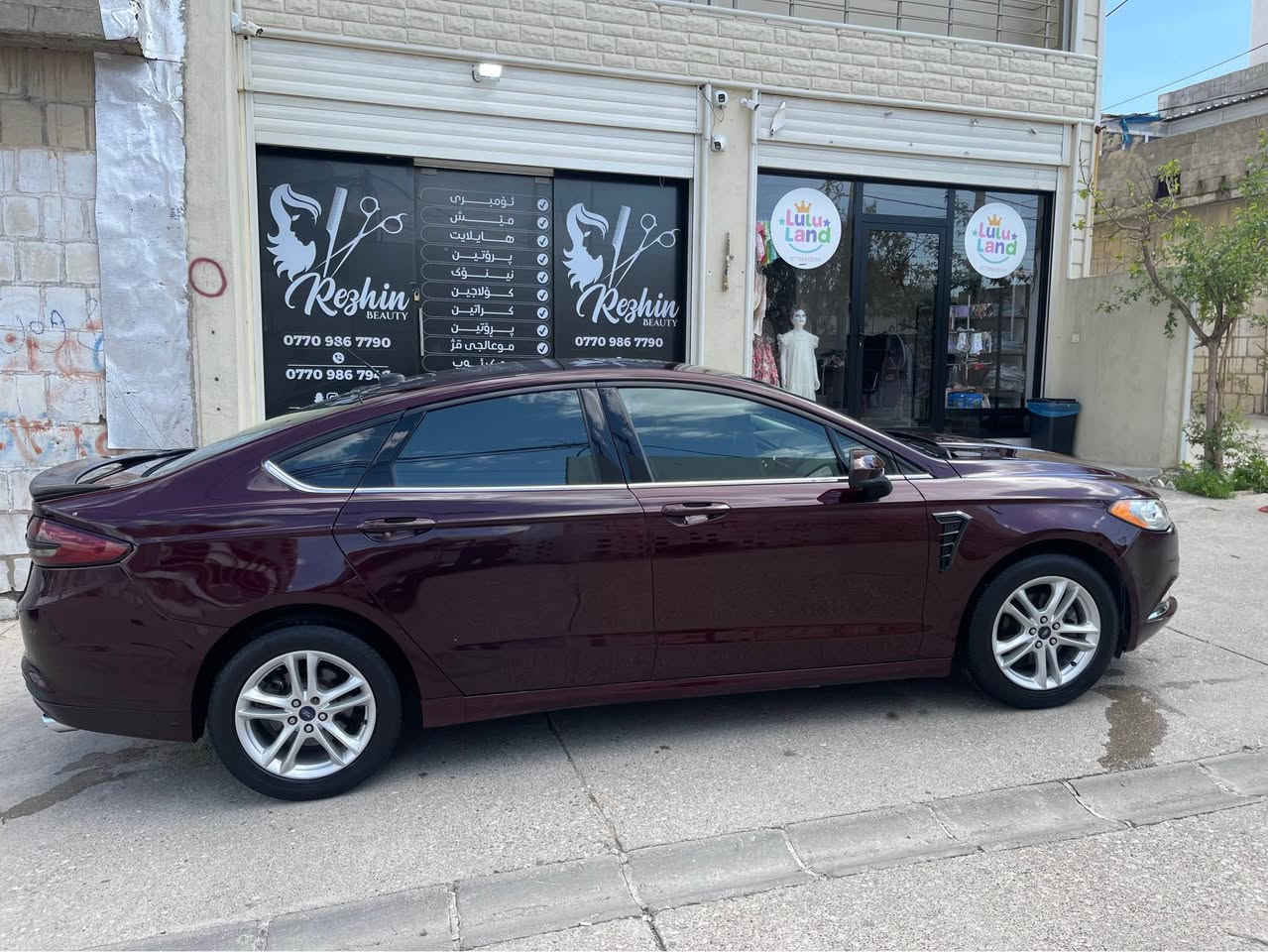 Ford fusion 2017
سعر به لاش
فورد فيور 2,5 SE
سه يارەكه بەس ماشالله ئەويێت لۆك لۆكه  
٤ جام ئوتو
به سمه
تەحەکوماتی سەر سوکان 
تەحدید سورعە
ته بريد مه ركه زى
گێر ماوس
گێڕو مه كینەى نه كراوەتەوه به شەرت
پێشو دواى تازه داكيراوه
تەقەو ڕەقه به شەرت
تازه پۆليش كراوه
سه ياره كه له رەسمه كان جوانتر نه بو مه يبه
سه يارەكه پێنج پارجە ى بوياغه ئەرباگ کەپسە
ته حويلو غه رامه به شەرت سعر:- 95 معامه لە
شوێن:- سليّمانى
*********** السليمانية, العراق
