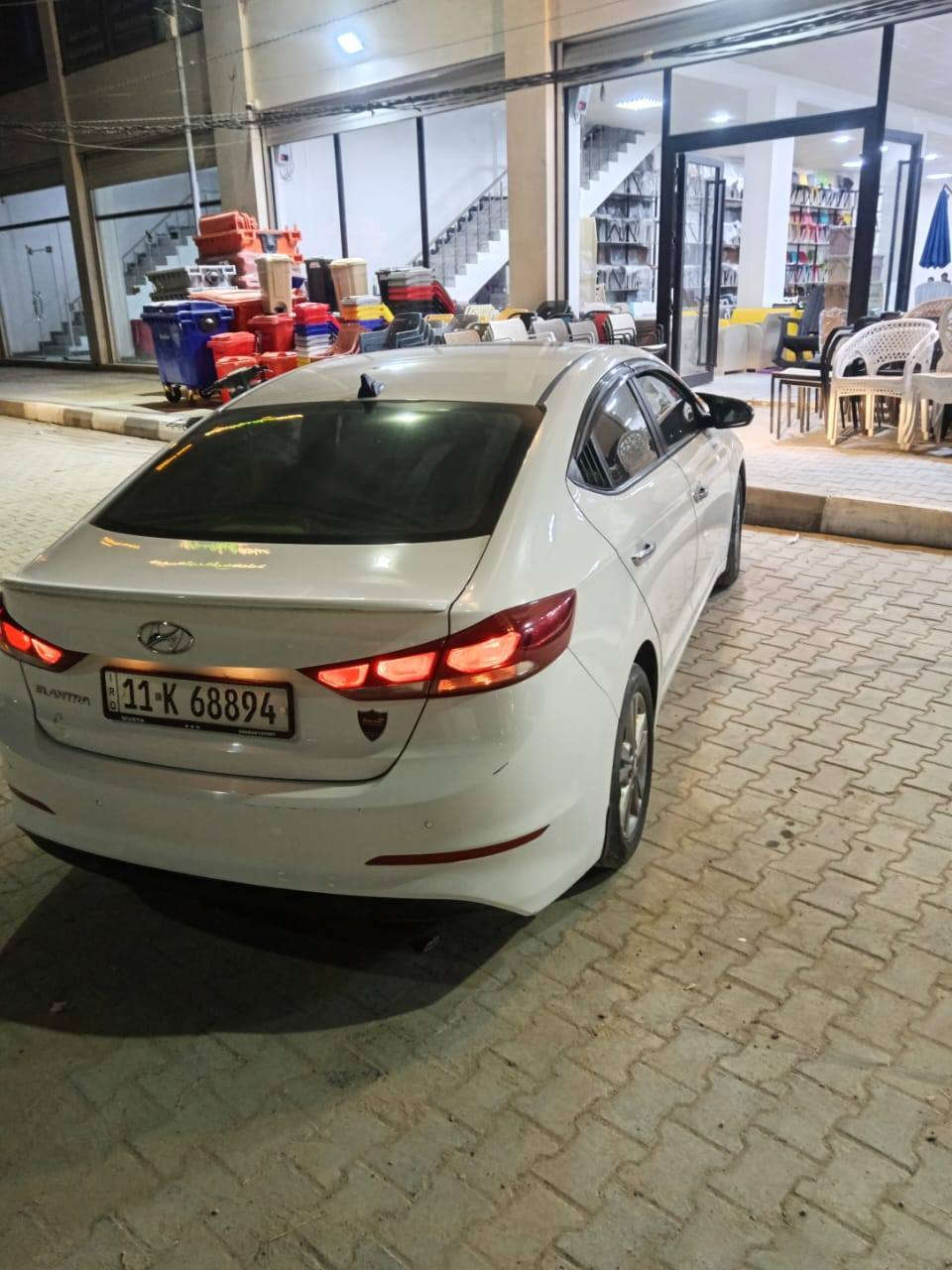 السلام عليكم من رخصت لادمن الانتره موديل 17 خليجي السياره كفاله عامه بيه فقط شبرين بل دوسه مال الراكب السياره فول فتحه بل سقف مري شفط أشارت ترحيب شاشه وكامره وحساسات خلفيه محرك 2000 كير تلث وضعيات ايكو سبورت نورمل  رقمه بغداد بسمي تحويل ثانيوم السياره مشروع وطني مكاني كربلاء الحر حي سومر السعر 157 وبيها مجال الرقم ***********
