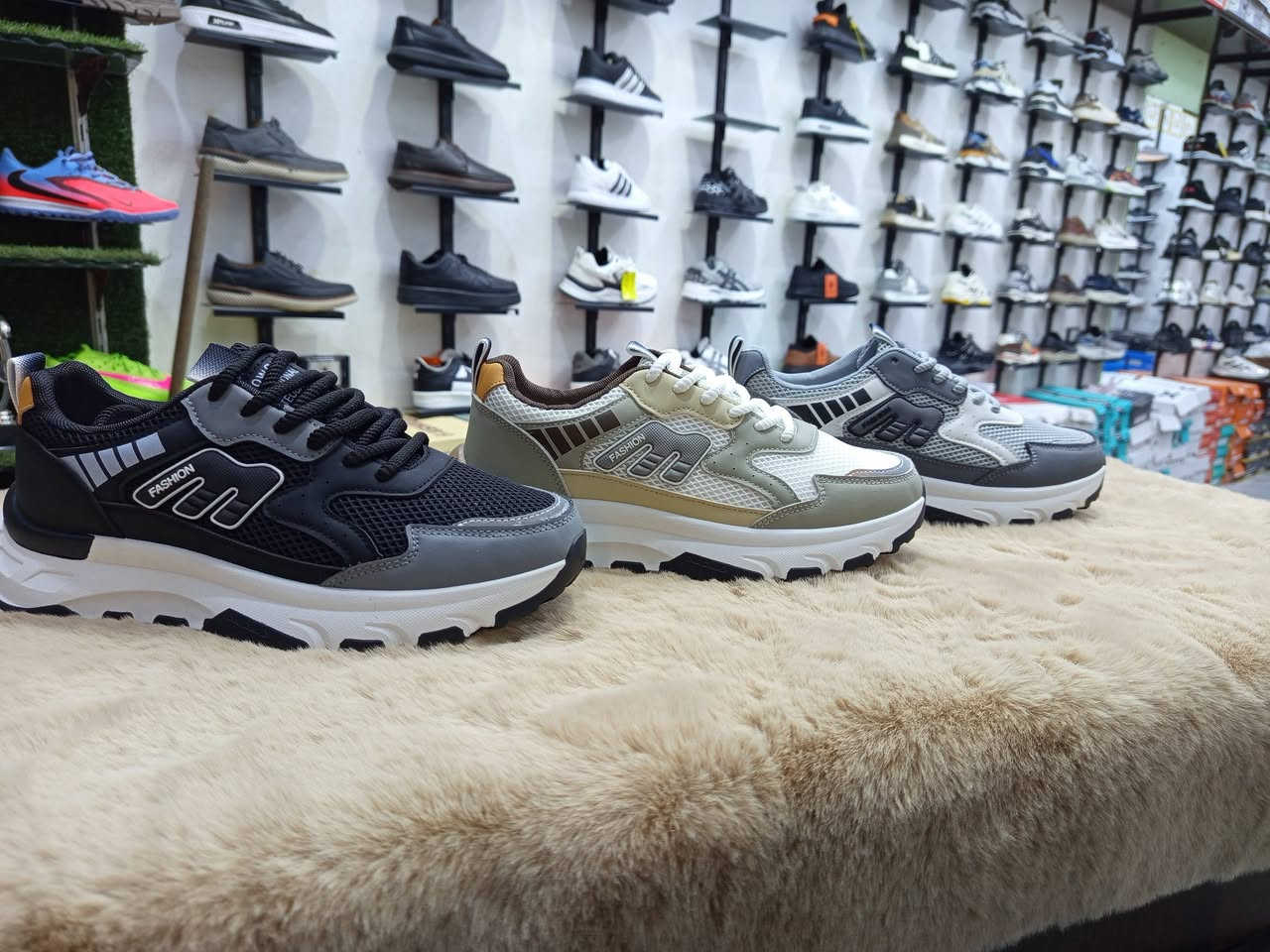 السلام عليكم ورحمة الله🤍 🤍وبركاته 
 رمضان مبارك علينا وعليكم ان شاء الله 🌙🪄
✨أحذية زين سبورت 👟
✨حذاء رجالي راقي👟
✨عدنا لكم من جديد في زبينا المميزين  مودلات  حديثة 
✨وراقيه اصدار ✨2026في العرض الأقوة ✨والله يرزق الجميع ✨
✨وان شاء الله يوم عن يوم 
✨بدنا انزل مودلات حديثة 
✨ونمرة من 40 الى 45
✨منيج شمالي حديقة العامة🌳
🕌مقابل جامع الفرقان 🕌
✨مقابل مكتبة المرشد 📚📚
✨0980043070لتواصل عل✨ هاد الرقم📍


**إذا كنت صاحب هذا الإعلان وتريد حذفه لأي سبب، رجاءا أرسل رسالة إلى الدعم الفني**