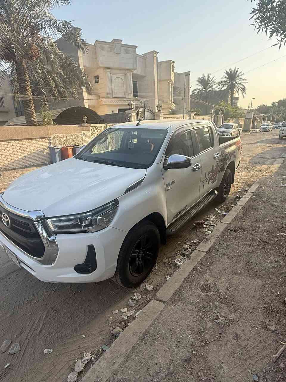 2022بيكم تيوتا هايلوكس TRD  ساز V6 سلندر محرك 4000 فور ويل موصفات الساز معروفه تبريد كشنات الماميه شاحن لاسلكي 
سياره ضربته قطعه واحده جاملغ مصلح مصبوغ 
كيلو متر : 100000 الف 
السعر :350 ورقه $  
الرقم :***********
تواصل ع رقم او وتساب لايوجد ما سنجر
