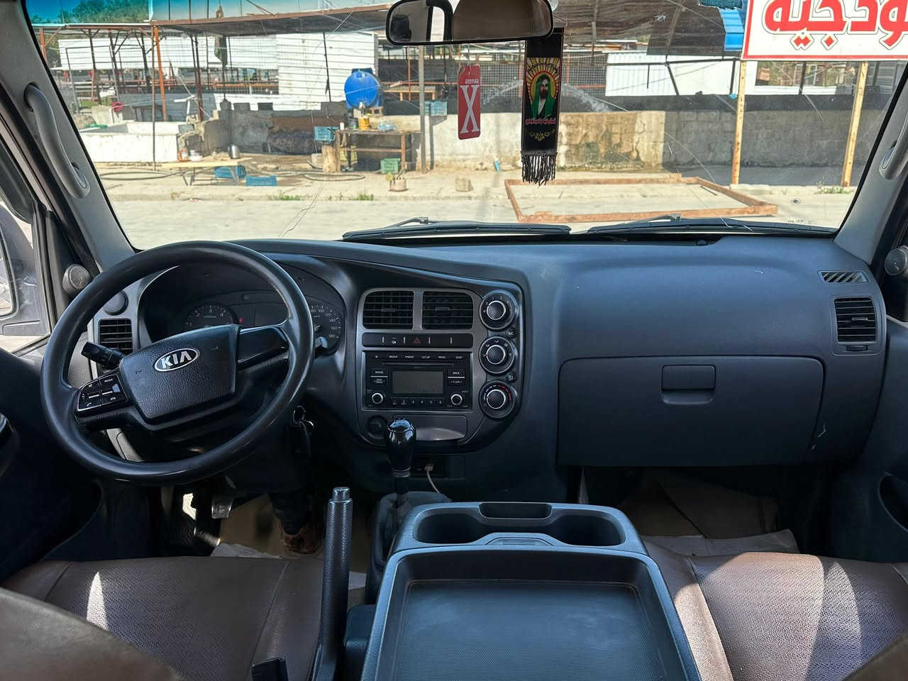 بسم الله الرحمن الرحيم 
السلام عليكم 
سياره كيه بنكو دبل قماره ( 2700 ) 
موديل ( 2020 ) 
رقم بغداد حمل 
مكينه السياره بيهه خيط تبخير 
العنوان ( بغداد ) 
السعر 130 $
رقم الهاتف ( *********** )
