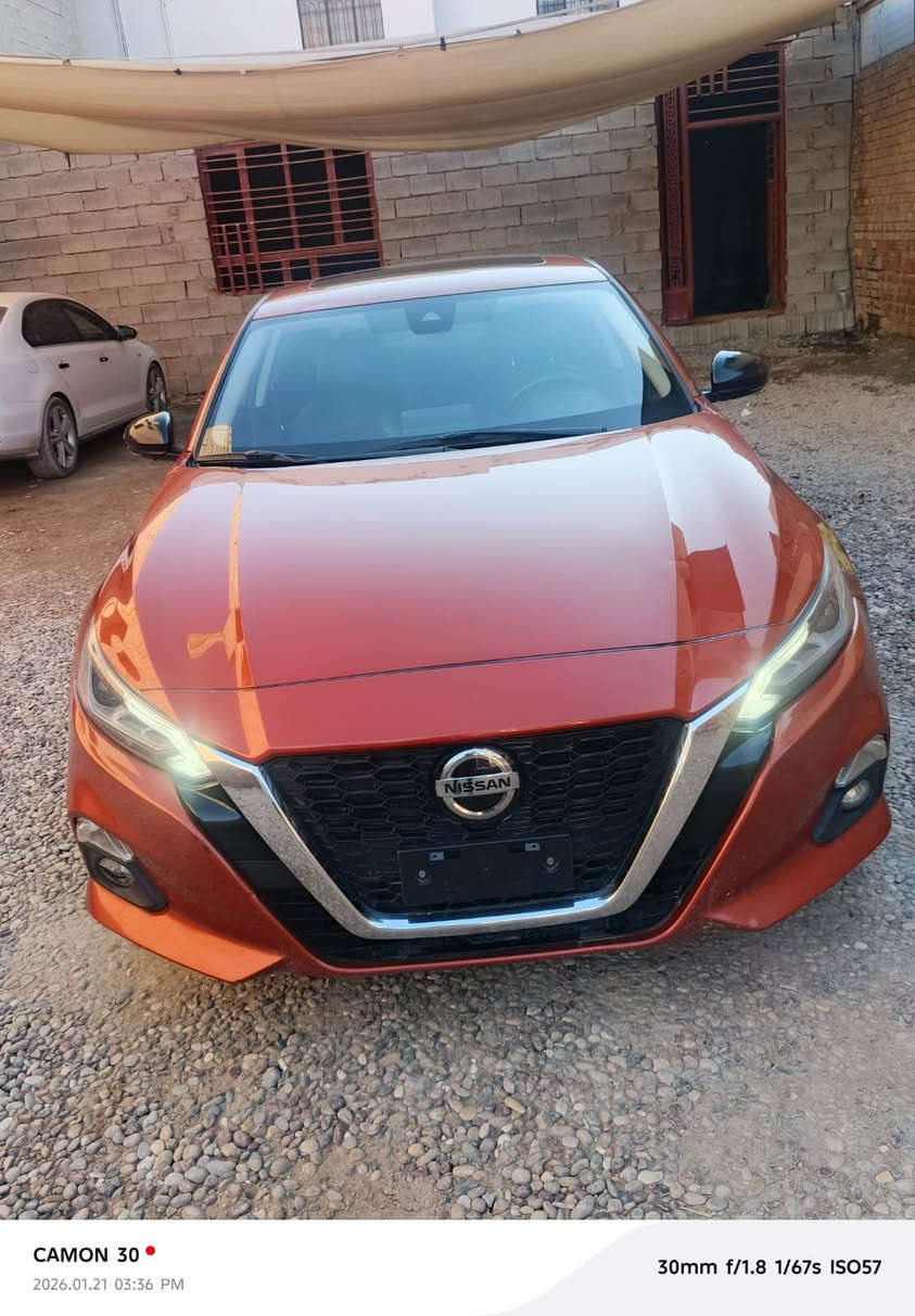 اللتما موديل 2021 محرك 2000 تيربو sr سبورت رياضية ماشية 42 الف  قابلة للزيادة حادثها خلفي قطعة جنطة فقط مبدلة بدون ايرباك الجاملغ بارد بي تعديل بدون صبغ الباقي على وضع الشركة ويل 19 رياضي فول مواصفات فتحه الأبواب بصمة تشغيل عن بعد كشن كهرباء  رادار امامي خلفي توقف ذاتي انحراف مسار تنبيه السائق السيارة مرقمه بغداد معوقين وكالة من الشرعي وضمان التحويل وصور الضرر موجودة السيارة كاملة مناقصها شي سعرها 150 قفل
***********
