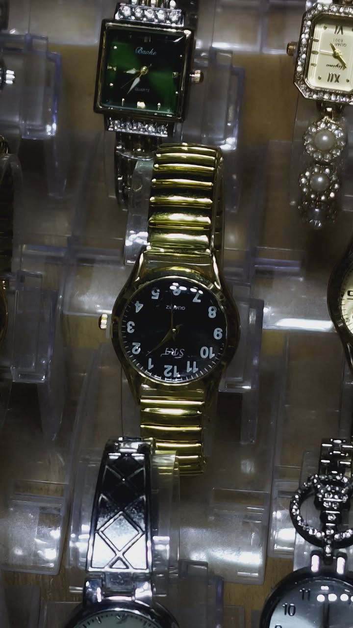 التسوق في بابل ❤️❤️🥀

مجموعه من الساعات انواع ممتازه واسعار مناسبة 
توصيل داخل الحله ***********
