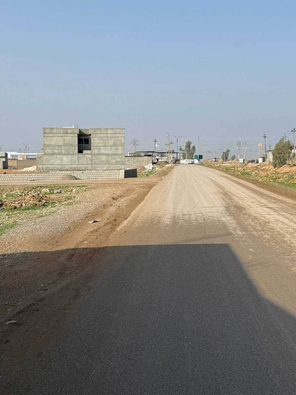 📌للبيع
بيت مع محلات عدد (4) مع قطعة أرض ركن المساحة الكلية (550)م 

📍الموقع قرية الابراهيمية (الدودح الجديدة) قرب سيطرة السايلو على الشارع يبعد عند السيطرة 100م

الخدمات كاملة( ماء كهرباء بير ارتوازي تبليط)

البيت مساحة البناء أكثر من( 200)م بناء عام 2010

المحلات للايجار مع وارد شهري مع إمكانية بناء شقة للايجار فوق المحلات واكو درج خارجي كامل.

السعر (100) مليون وبي مجال.

للتواصل ***********
