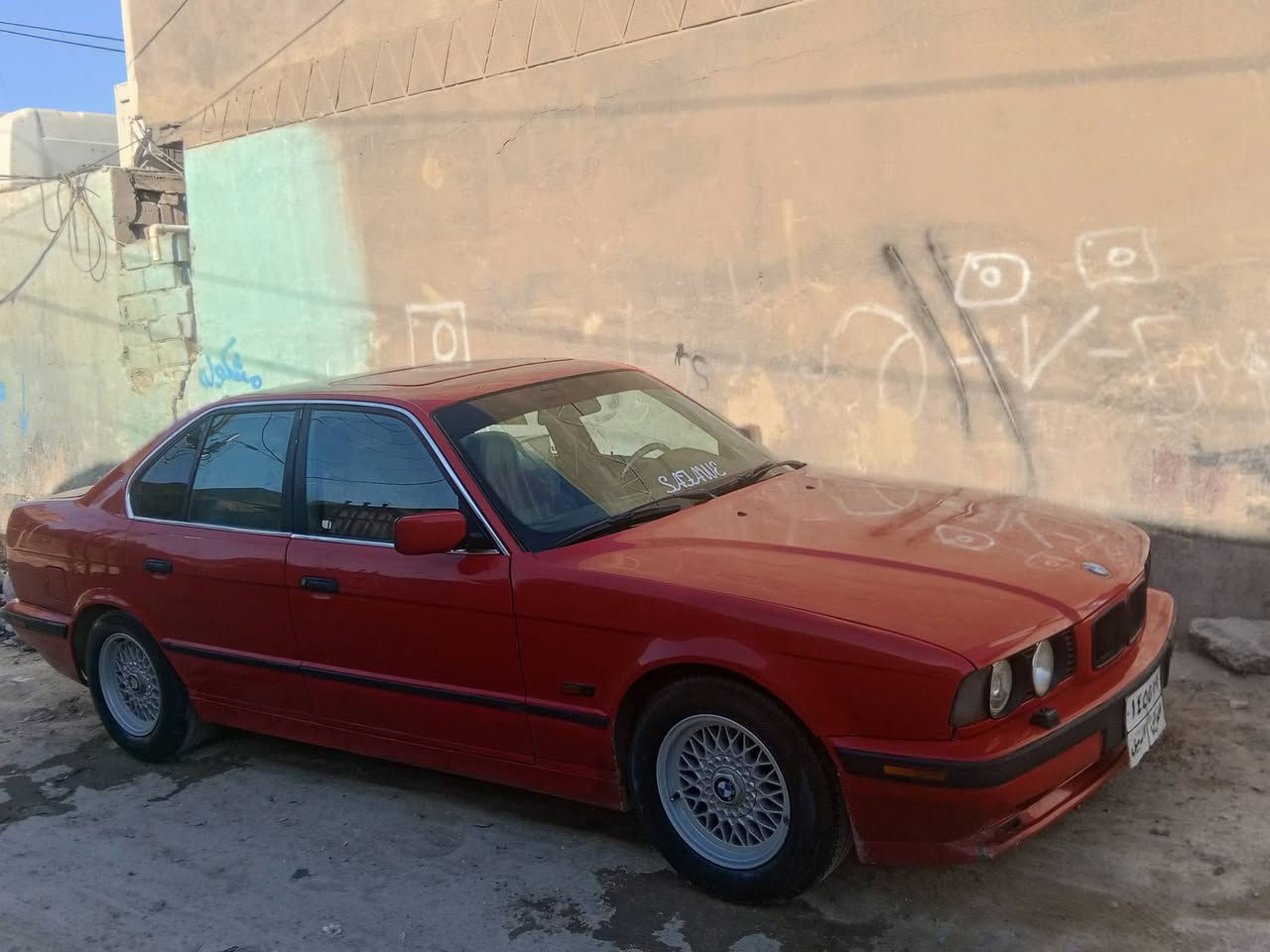 للبيع  بي ام 525  موديل 92 رقم اربيل وكاله تحويل حاضر سنويه ب 2024 منتهيه مكينه وكير وتبريد جدد شرط حداديه وره وكدام جديده مكفوله من ضربه وخياس تخم تأير ويل خليه جدد كهربائيات شغاله سلايت شغال مكان بابل لسعر 55 بيها مجال ***********
