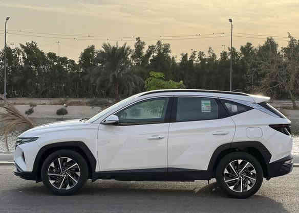 السلام عليكم 
هونداي توسان 2024 ضمان شركة الاولى موتورز لحد الان كل تبديلات لدهن بل شركة وبعدها تحت الضمان مسويها صيانة ال20 الف كيلو متر ب600 الف في الضمان 
خليجي مكفوله كفاله عامه عده شخط بسيط صار بيها بل جاملغ لخلفي بل داير ونصبغ ع كد الاحمر الي ماشر في الصور ول ازرك بارد بسيط 
رقم بغداد انكليزي باسمي 
مستخدم عداد 25000 Km
مواصفات فول  قماره حديد 
دشبول دجتال
ويل كب حجم 18
داخل ابيض 
تبريد قطعتين 
بصمه تشغيل 
تشغيل عن بعد 
مري كهرباء
بردات خلفيه
كامرة خلفيه
شاشة كبيرة
اريل نفكيشن
درايف مود 
هندبريك كهرباء 
شاحن موبايل 
مكانه بغداد 
وسعرها 213 وبيها مجال 
للاستفسار : ***********
