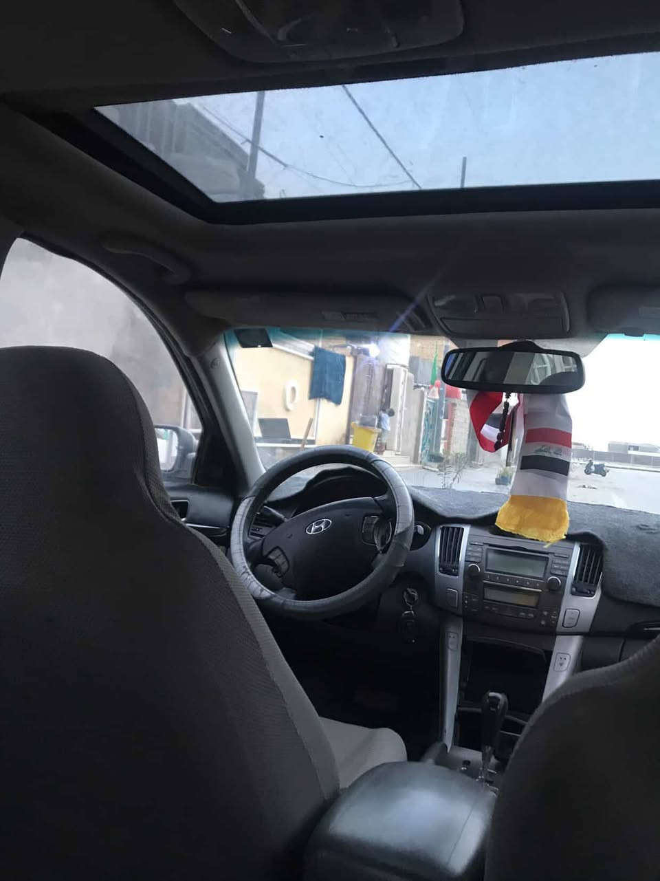 بسم لله الرحمنٰ الرحيم
السلام عليكم 
سوناتا 2009
لمتدد
فول موصفات 
فتحه طكتين
كشن كهرباء
مثبت سرعه
تحكم ستيرن 
تدفئه كشنات اماميه
تبريد ثلج
مكينه 3300
رقم بغداد باسمي انكليزي
سنويه 27
وارد امريكي بدون دواخل مكفوله
مصبوغه عام اثر جراد وتكشير 
مكينه بيها خيط بخار 
ترايل للبصره وشرط 200
بيها نواقص قليله جداً
السعر 83 وبيها مجال
العنوان/ واسط طريق بغداد كوت ناحية (تاج الدين) 
للاسفسار/***********
